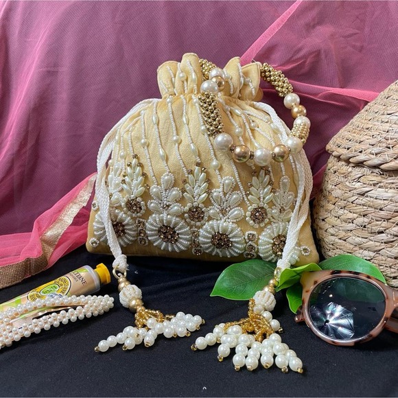 NWT Silver beaded bridal potli clutch zardozi embroidered purse for bridal purse - Picture 2 of 5